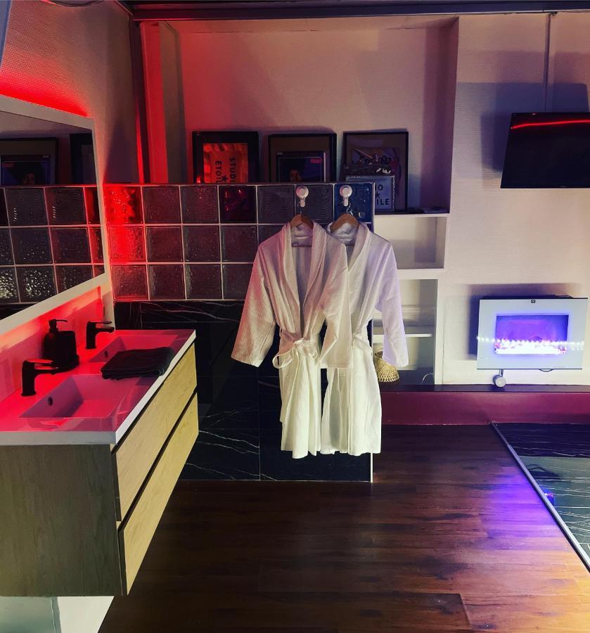 Jacuzzi 9Em Paris Exterior foto