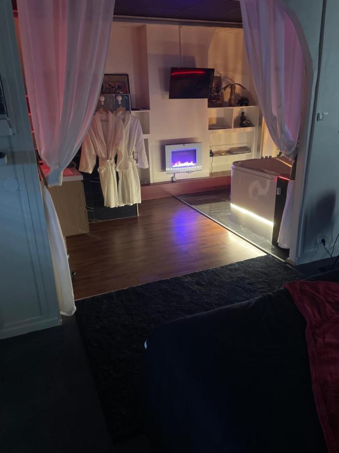 Jacuzzi 9Em Paris Exterior foto